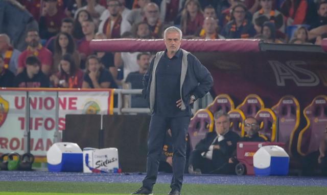 MK体育-罗马赢球穆里尼奥仍不满 球队表现愁人伤病更愁人