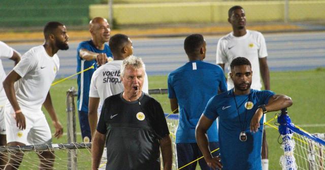 mk体育官网首页-74岁希丁克结束34年执教 曾夺欧冠2进世界杯4强