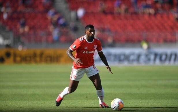 mk体育官方网站-为让后卫上场 巴球迷捐百万 中国何时有这样球迷？